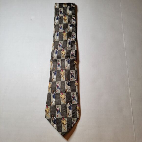 Class Club Tie Green Squares Football Players - 100% Imported Silk - Picture 2 of 4